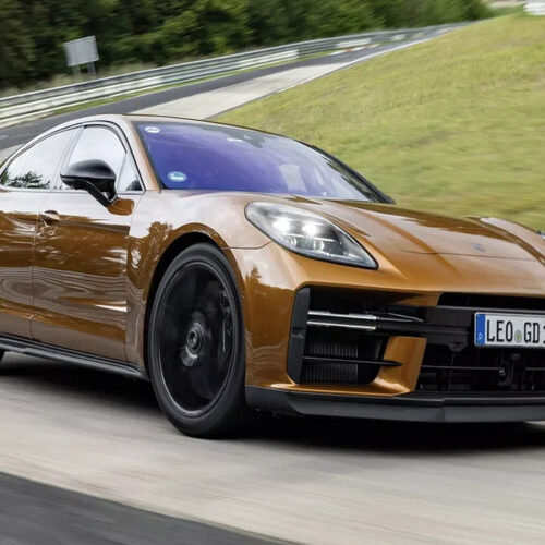 Porsche Panamera поповниться новою, більш потужною версією: подробиці