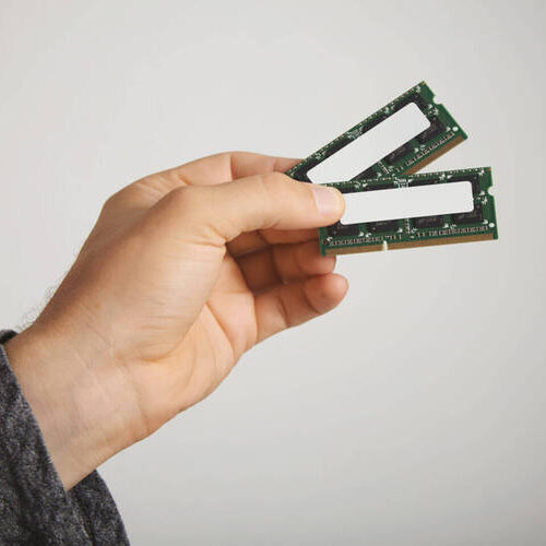 Європейським автозаводам знову загрожує дефіцит чипів