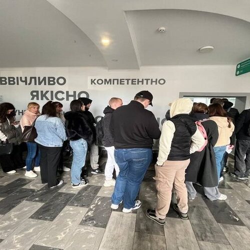 Великі черги на іспити з водіння утворились через низьку підготовку учнів