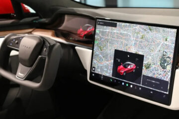 Tesla готує підтримку Apple CarPlay у своїх автомобілях