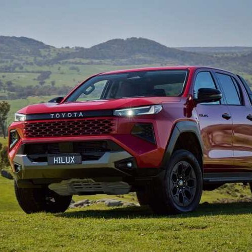 Toyota представила нове покоління легендарного пікапа