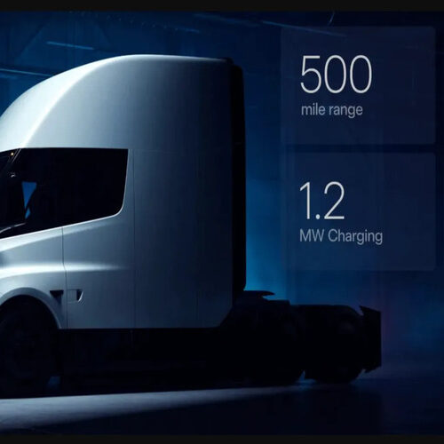 Електричний тягач Tesla Semi отримав оновлений дизайн