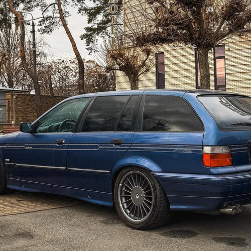 В Києві помітили колекційний BMW B3 Touring