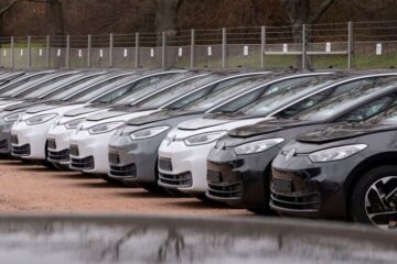 Українці стикаються з проблемами реєстрації електрокарів – причина