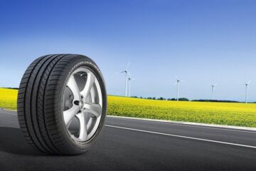 Як довго можна їздити на одному комплекті шин