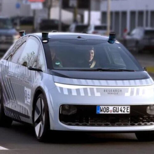 Volkswagen представив безпілотне таксі Gen