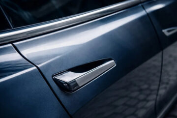 Китай запроваджує заборону на електронні висувні дверні ручки – причина