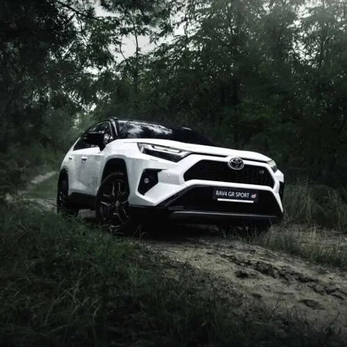 Кросовер Toyota RAV4 повністю відмовиться від традиційних бензинових двигунів