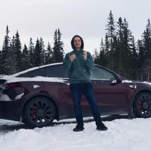 Американець випробував електрокар Tesla взимку – результат
