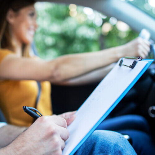 Фахівці сервісних центрів МВС дали поради майбутнім водіям