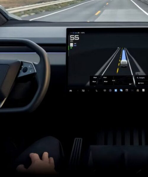 Tesla скасовує безкоштовний автопілот