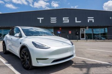 Tesla завершила рік різким падінням продажів у Європі