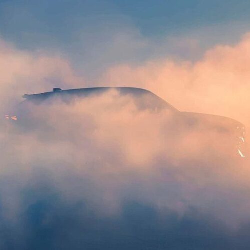 Renault показав перші тизери нового кросовера Filante