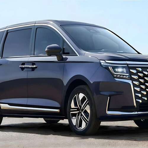 В Україні з’явився електрифікований мінівен JAC RF8