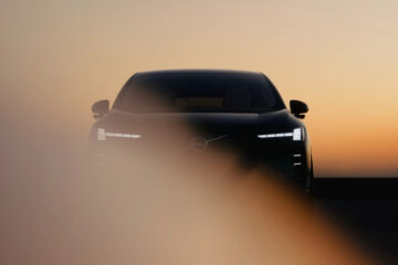 Новий електричний кросовер Volvo EX60 має значний запас ходу