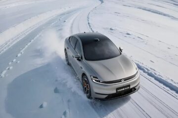 У світі показали перший серійний електромобіль на натрій-іонній батареї