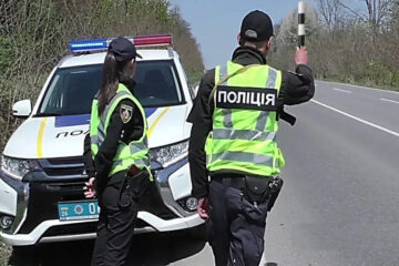 Коли поліцейський має право зупинити автомобіль