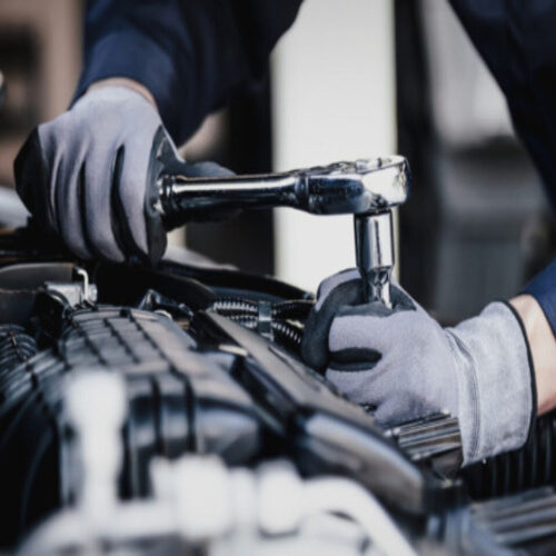 На заводах Ford катастрофічно не вистачає людей