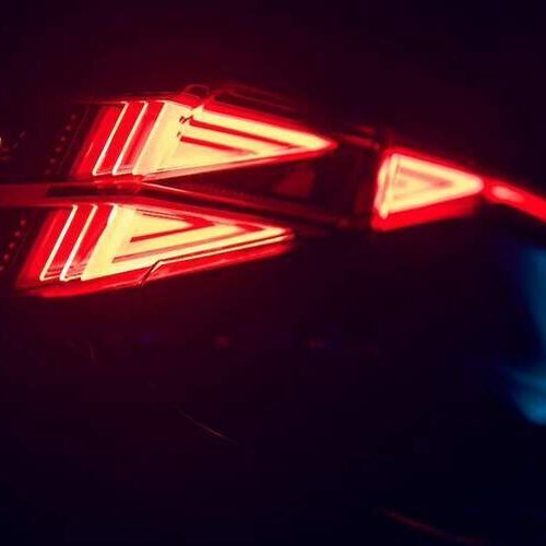 Cupra анонсувала дебют оновленого Born