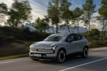 Volvo відкликає понад 40 тисяч популярних електромобілів EX30: причина