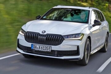 Skoda представила для Superb нову плагін-гібридну версію