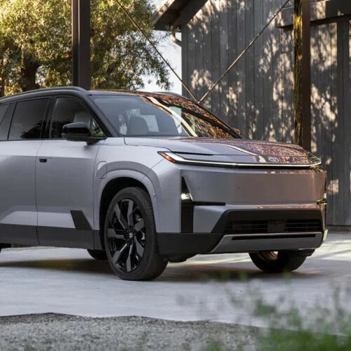 Toyota зацікавила ринок новим SUV з футуристичним дизайном