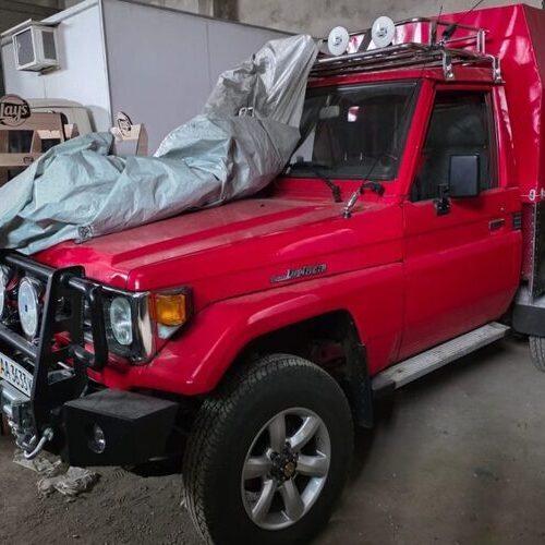 У Києві продають «вічний» Land Cruiser 70 з 90-х