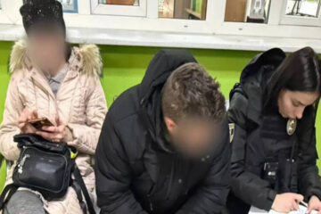 Вінничанин купив права та прийшов до сервісного центру з’ясувати, чому їх немає в “Дії”