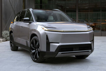 Toyota відкликає понад 500 тисяч кросоверів