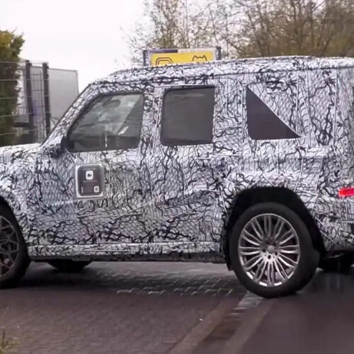 Найдешевший позашляховик Mercedes показали наживо