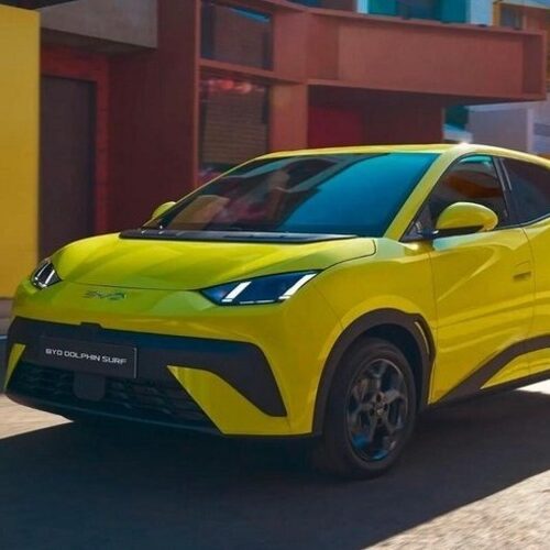 Продажі нових електромобілів в Україні впали майже в чотири рази