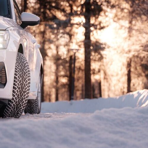Самі змінюють зчеплення: Nokian випустила інноваційні зимові шини з адаптивними шипами
