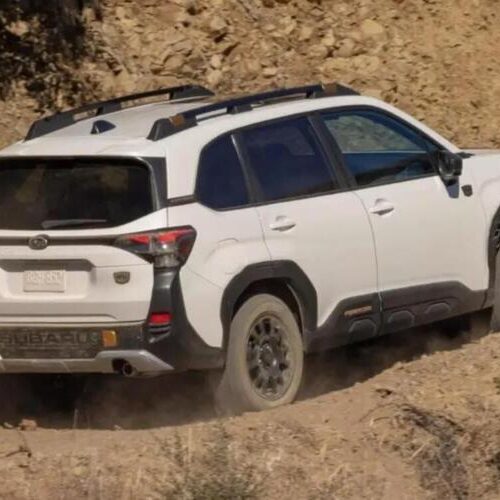 Subaru готує оновлення популярного кросовера Subaru Forester