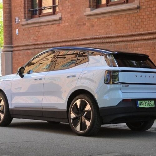 Volvo згортає продаж найдешевшого електромобіля марки: причина