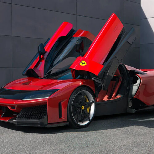 Ferrari забороняє купувати свої машини деяким знаменитостям