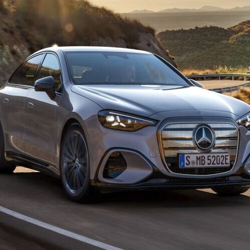 Mercedes представив перший електромобіль у C-класі