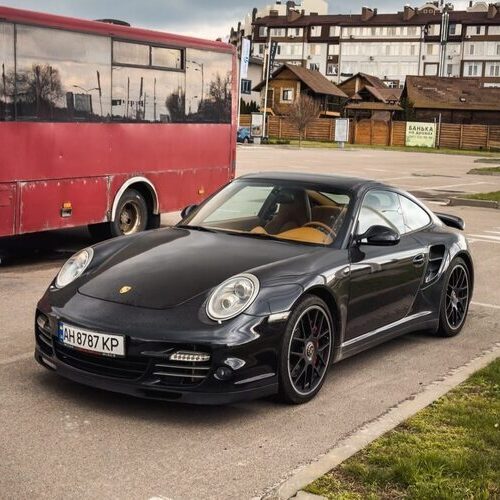 У Києві помітили рідкісний Porsche 911 Turbo