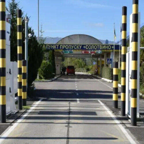 На українсько-румунському кордоні на місяць обмежили рух транспорту