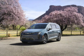 Chrysler презентував оновлений мінівен Pacifica