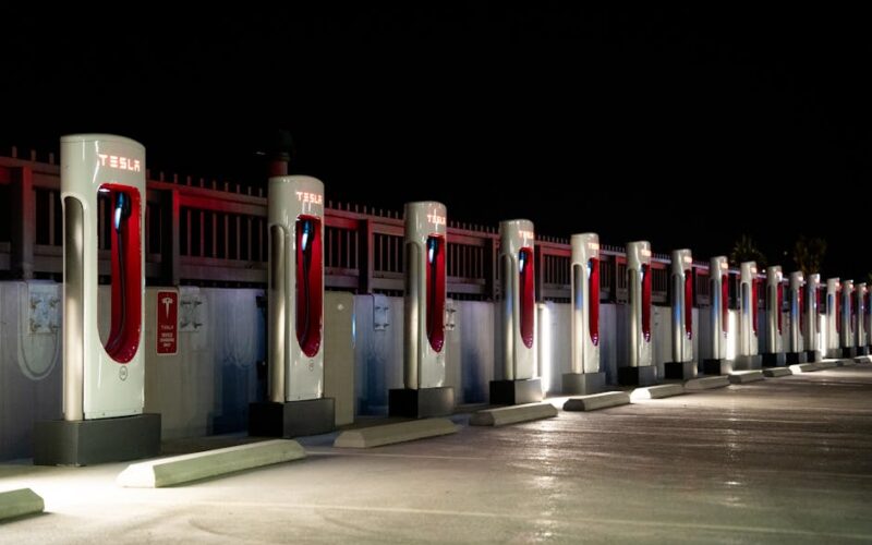 Tesla Robotaxi у Техасі — безпілотний автопарк зростає