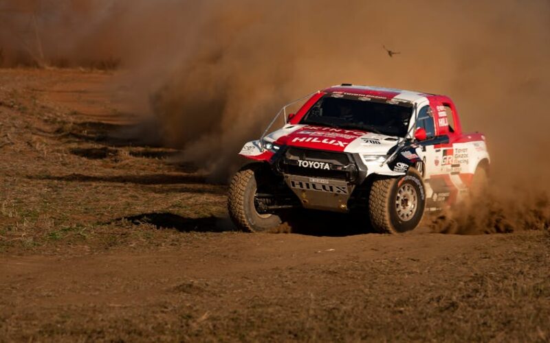 Toyota Hilux перетворений на самозавантажувальний самоскид