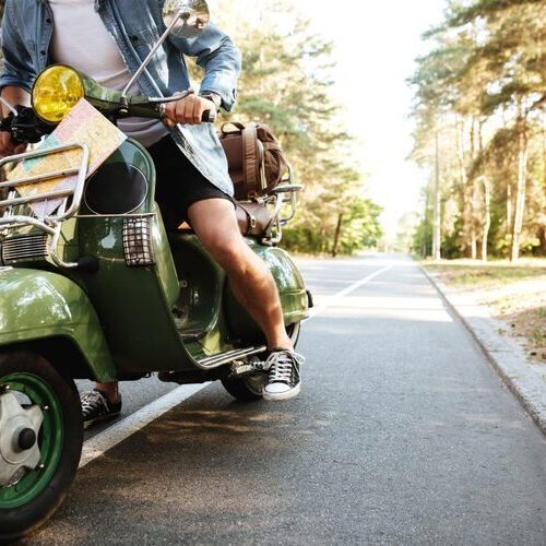 Чи має право мопед їздити пішохідною зоною