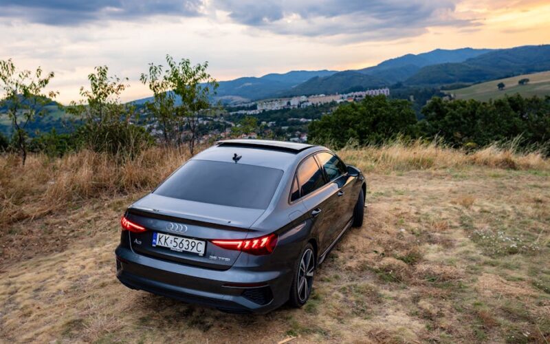 Гібридний автомобіль Audi A6 e-hybrid від ABT на дорозі