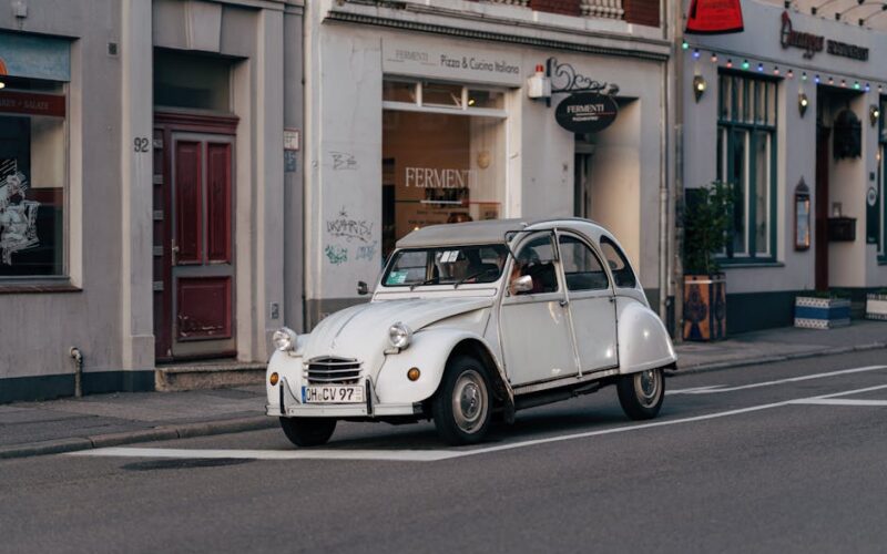Електричний Citroen 2CV у міських умовах