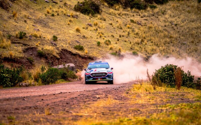 Defender Rally з жіночим екіпажем на ралі в Аргентині