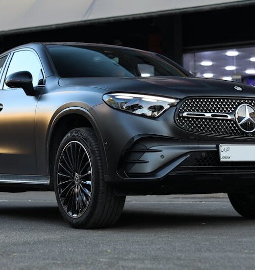 Mercedes-Benz оновлює GLA: перші рендери та деталі