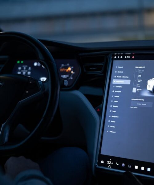 Tesla досягла 10 мільярдів миль FSD — новий етап автономії?
