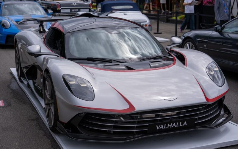 Aston Martin Vanquish з дизайном Аяна Каллума