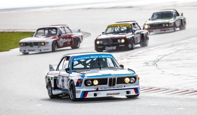 BMW M2 Cup на гоночному треку, що бере участь у змаганнях DTM