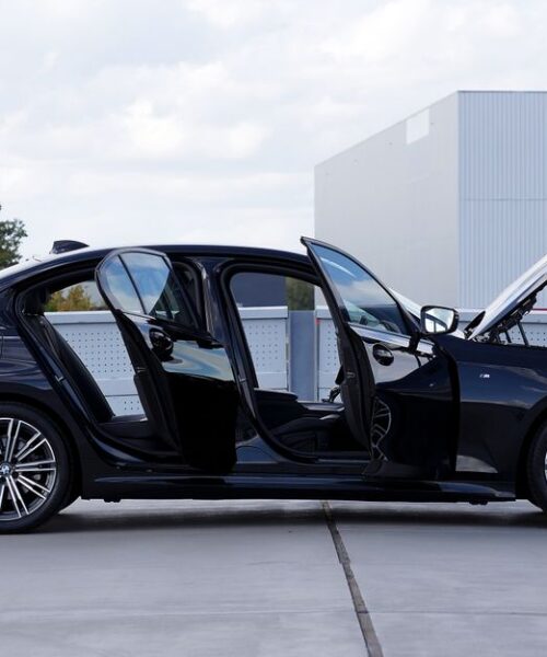 BMW відкриває замовлення на i3 через високий попит